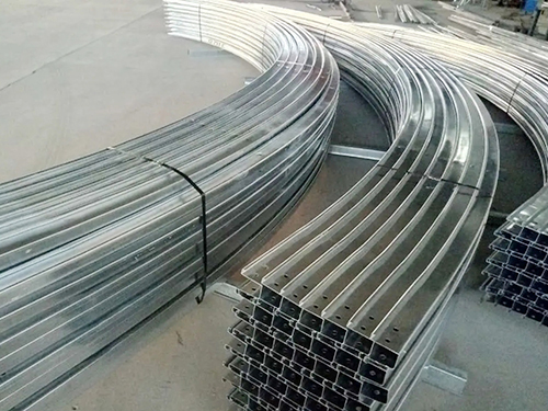 <b>幾字鋼骨架</b>